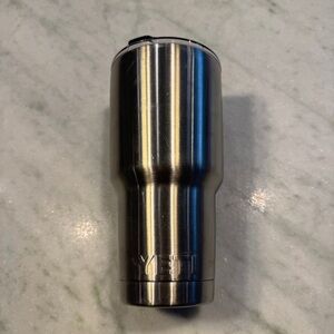 YETI RAMBLER 30 OZ TUMBLER
WITH MAGSLIDER LID Stainless Steel Tumbler used
